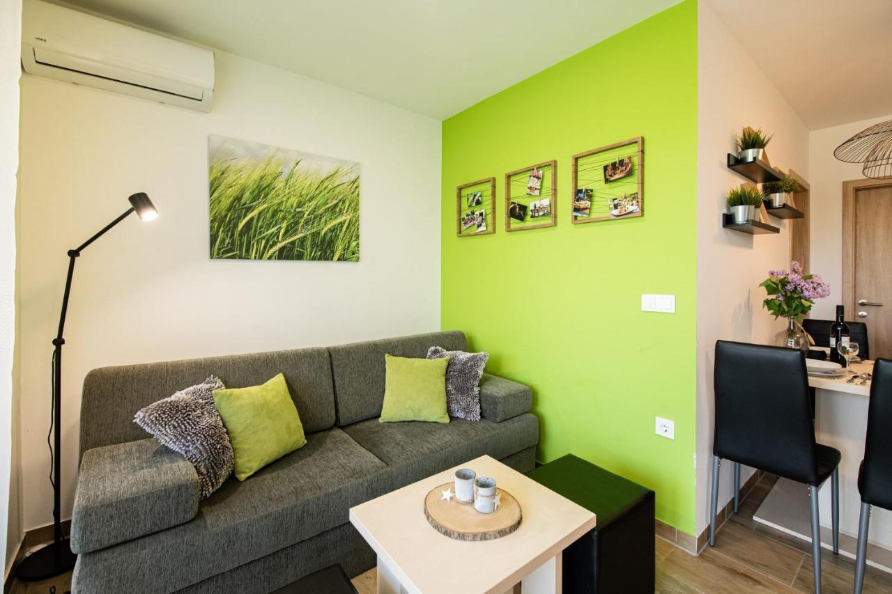 Apartmaji Banonia " Poletni Vetrc " Banovci Extérieur photo