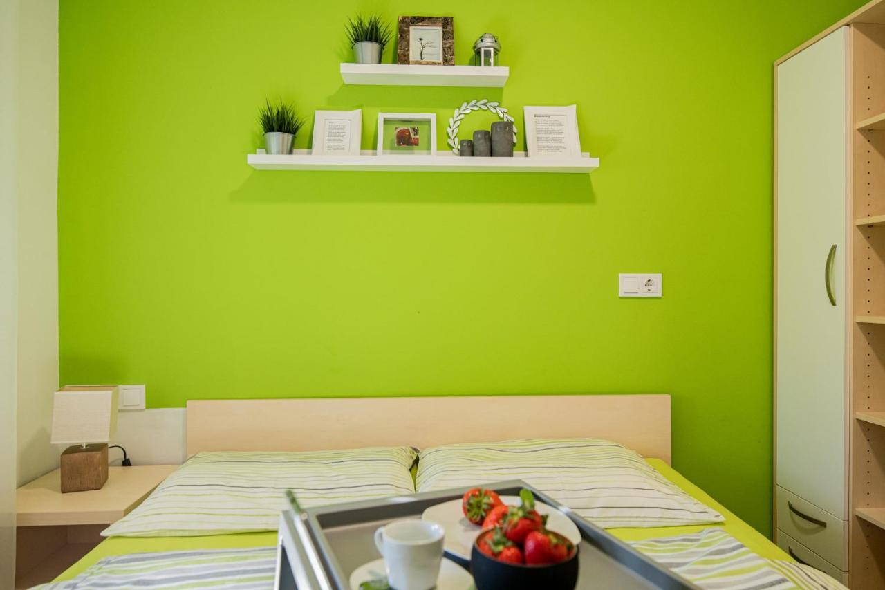 Apartmaji Banonia " Poletni Vetrc " Banovci Extérieur photo